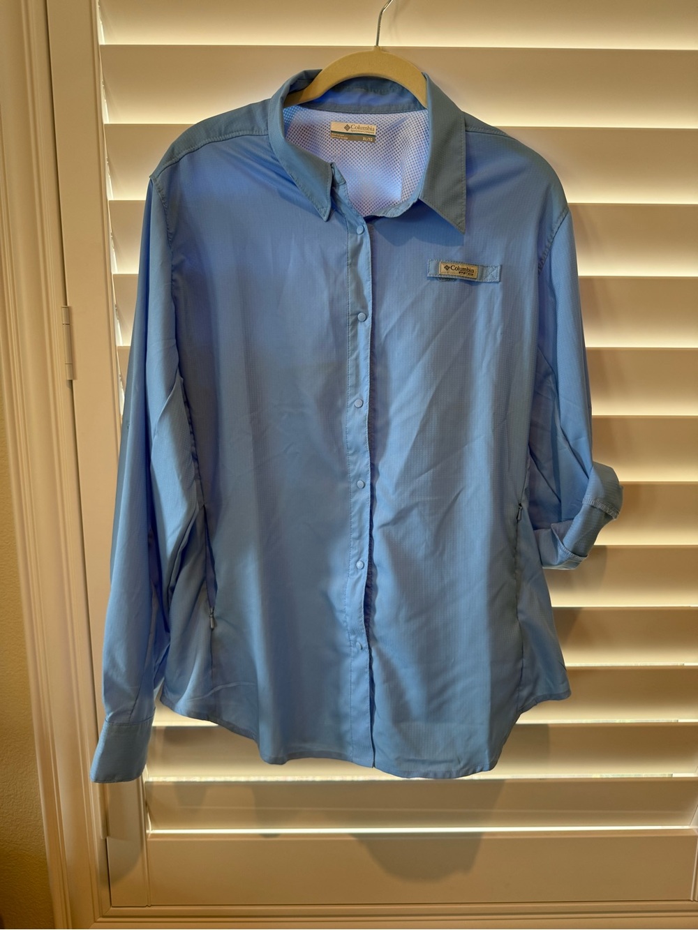 Columbia Tamiami Women’s Light Blue Lightweight Button-Front Shirt-Jacket